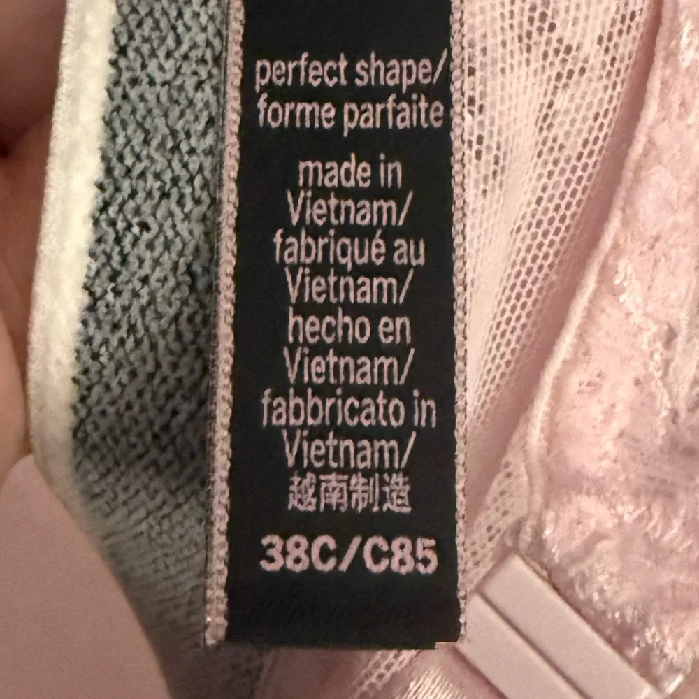 Victoria's Secret Light Pink & Lace Overlay Perfect Shape Bra Size 38C NWOT